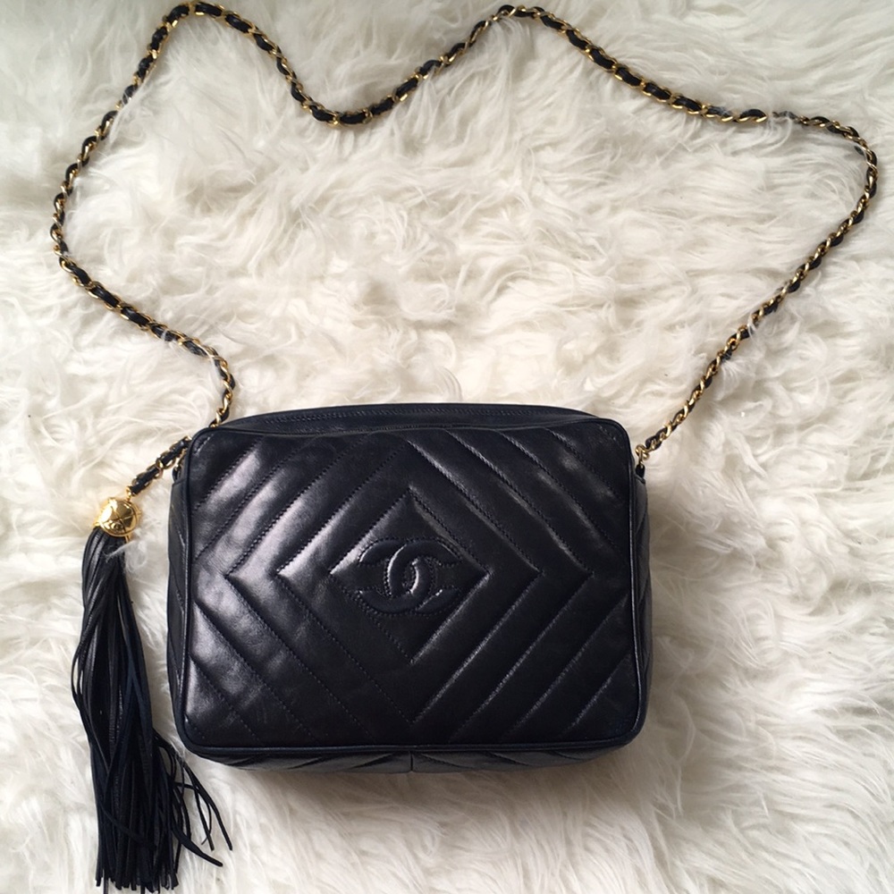 ❌SOLD❌Vintage Chanel chevron bag